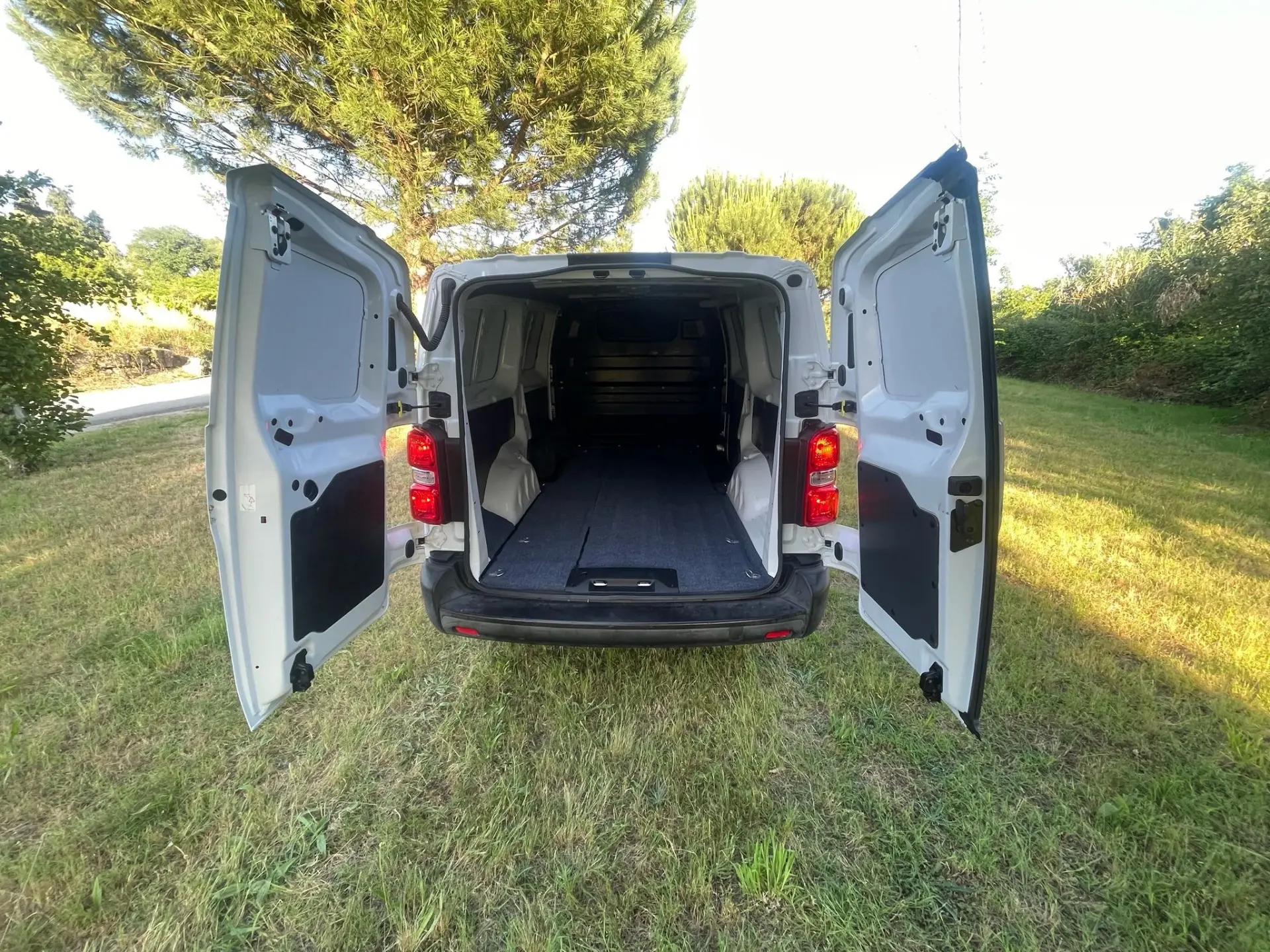 Fiat e-Scudo L3 (75-kWh) 21