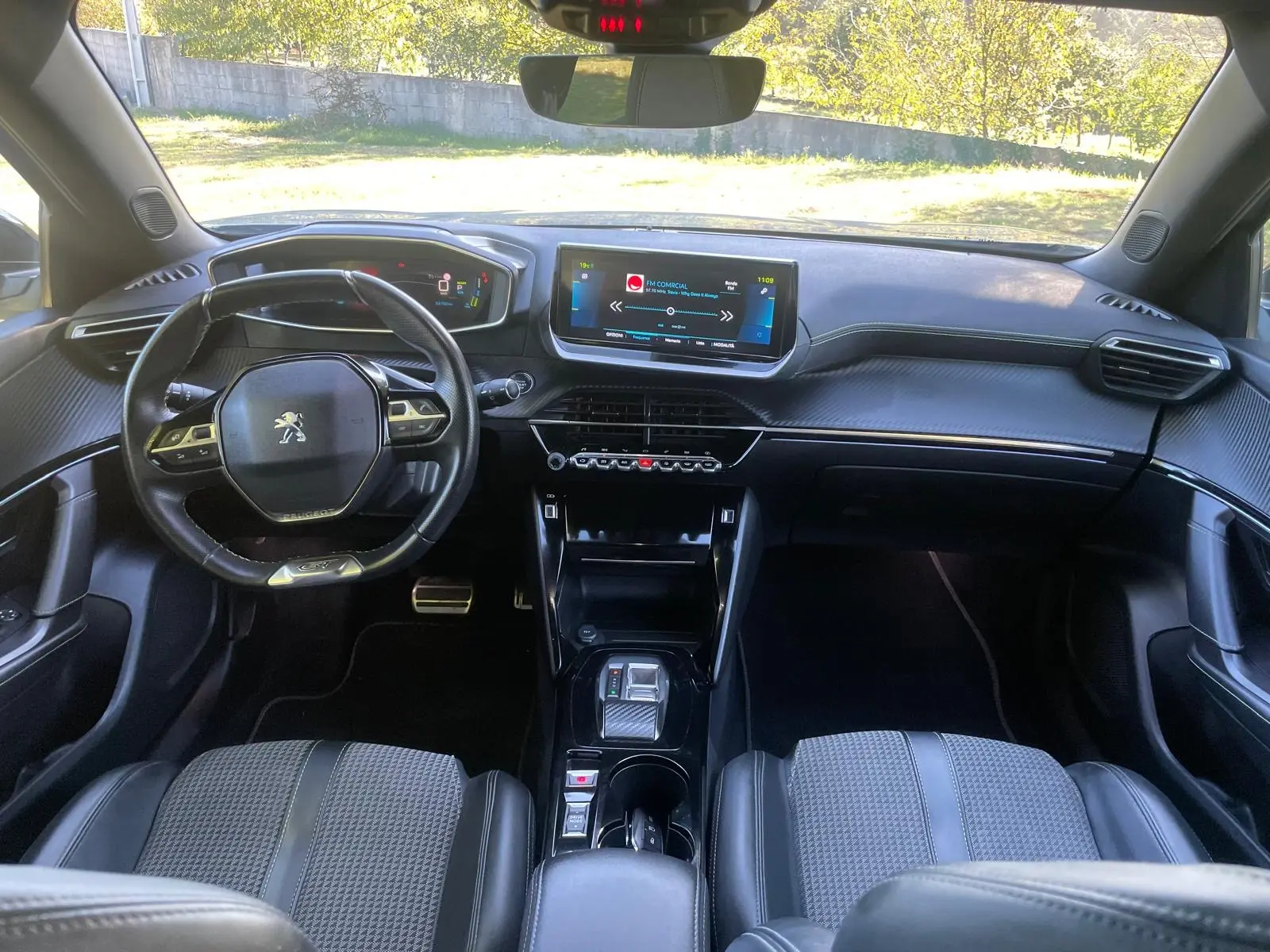 Peugeot e-2008 50 kWh GT 6