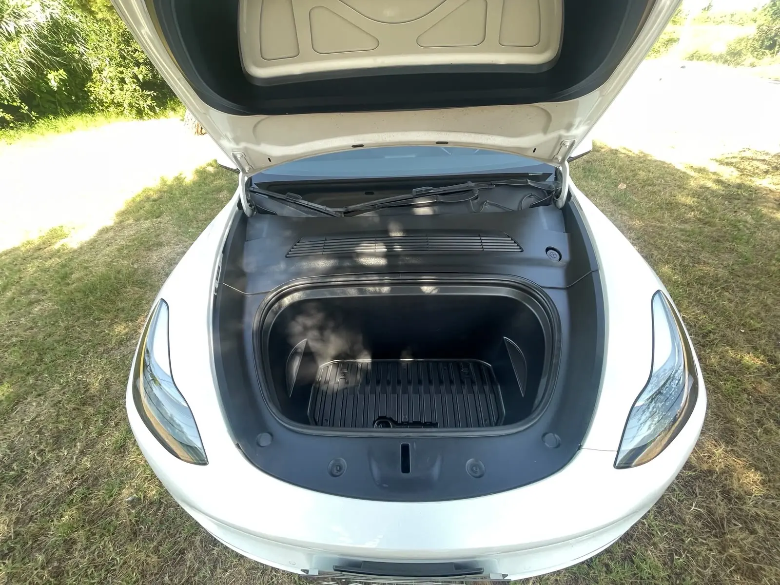 Tesla Model Y Long Range Dual Motor AWD 23