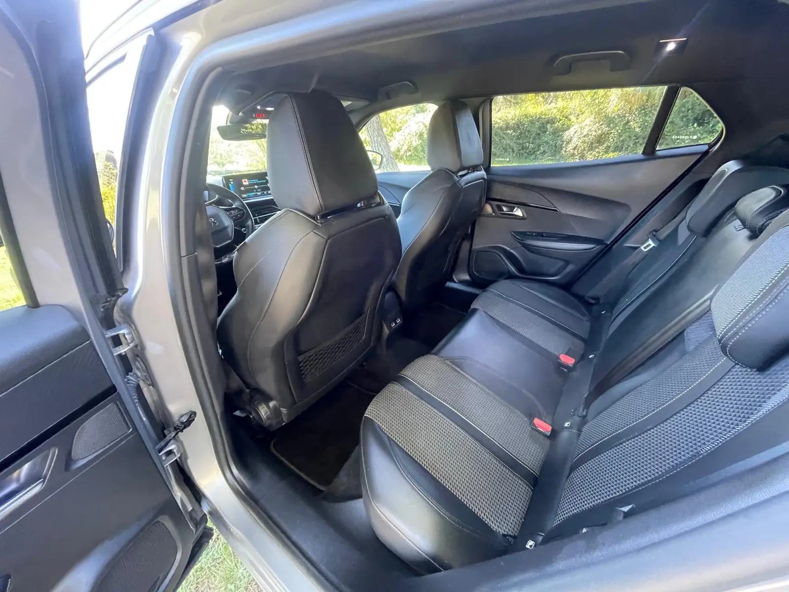 Peugeot e-2008 50 kWh GT 20