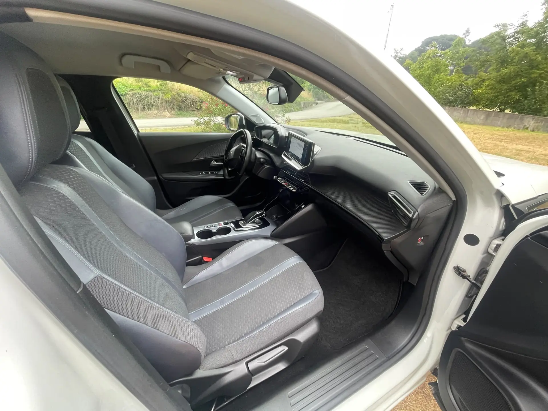 Peugeot e-2008 Allure 22