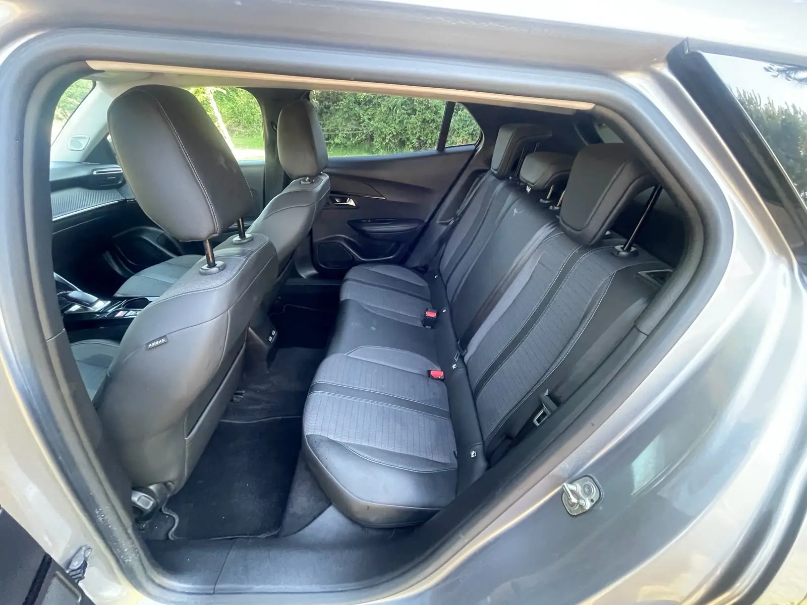 Peugeot e-2008 Allure 7