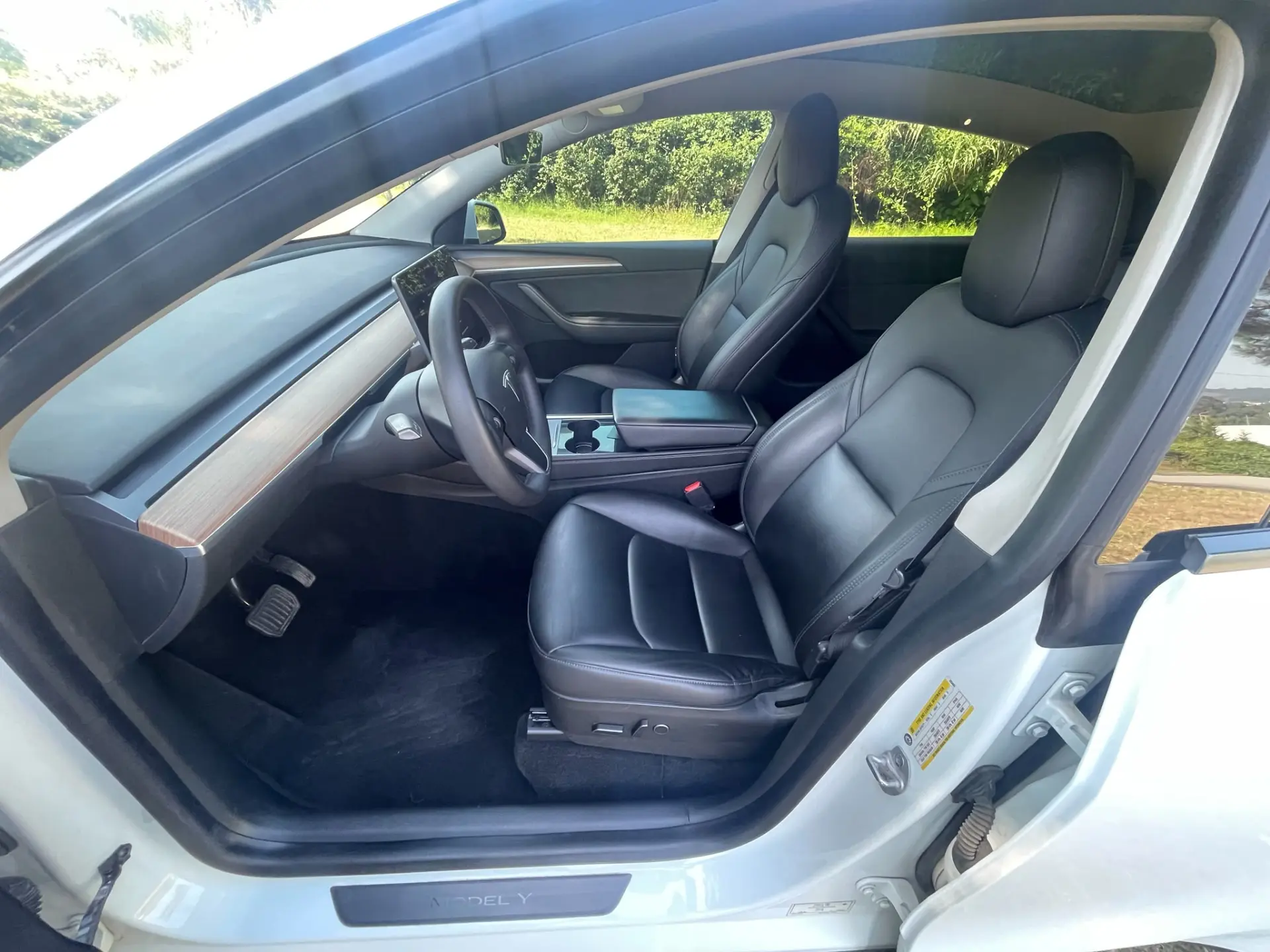 Tesla Model Y Long Range Dual Motor AWD 5