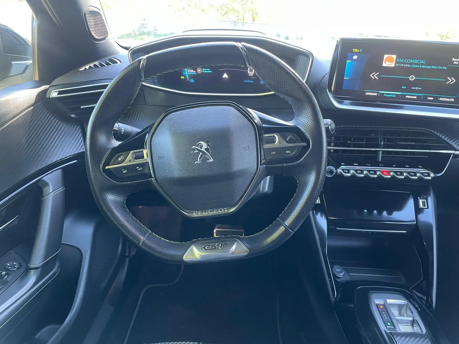 Peugeot e-2008 50 kWh GT 30