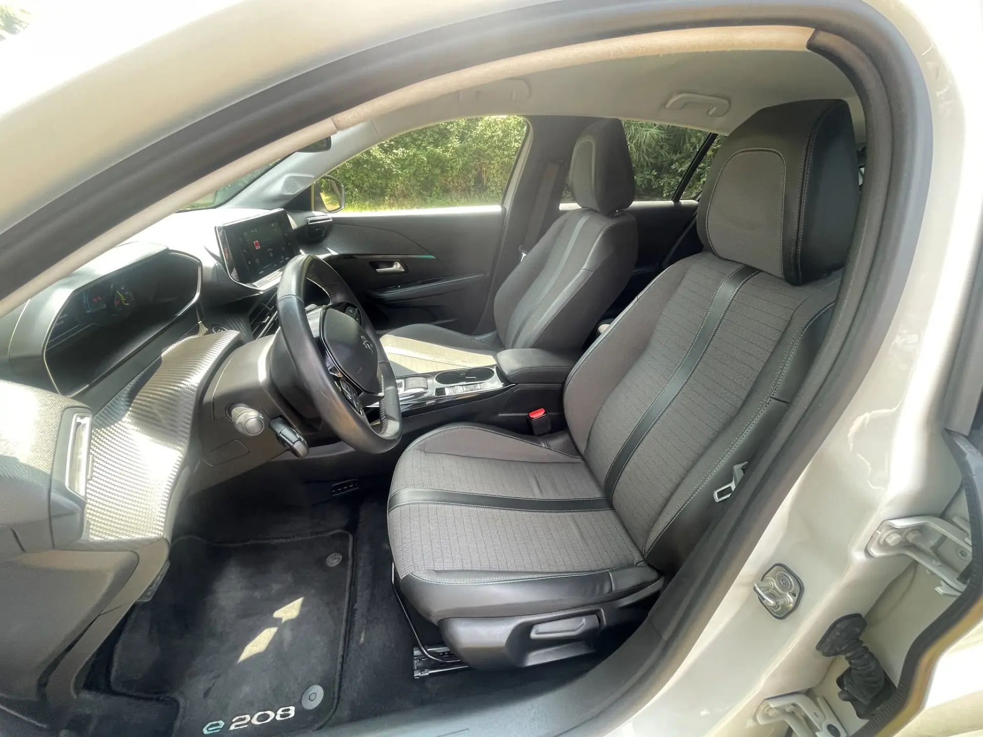 Peugeot e-208 50 kWh Allure Pack 13