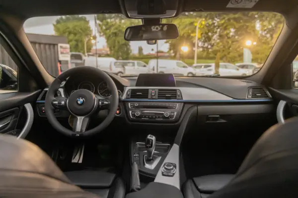 BMW 318 Touring Pack M 14