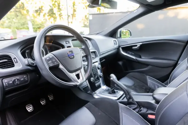 Volvo V40 1.6 D2 R-Design 12