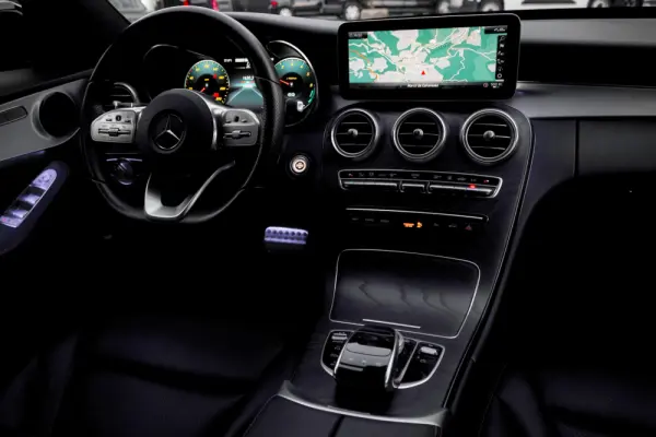 Mercedes-Benz C 300 Outro 16