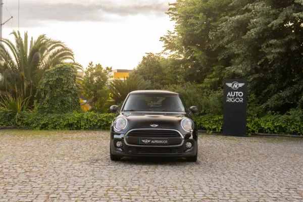 MINI 3 Portas One 1
