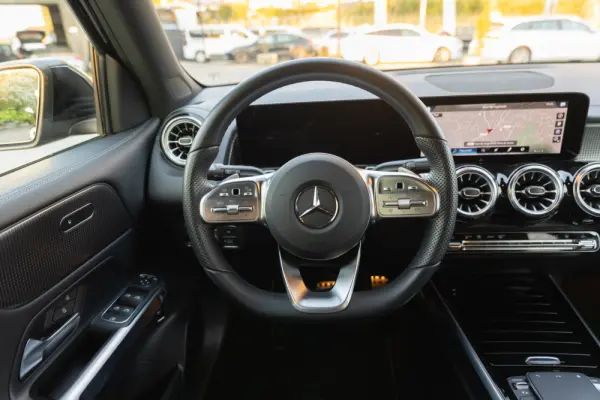Mercedes-Benz EQB 300 4Matic AMG Line 23