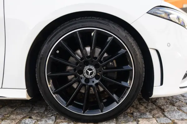 Mercedes-Benz A 180 d AMG Line Aut. 11