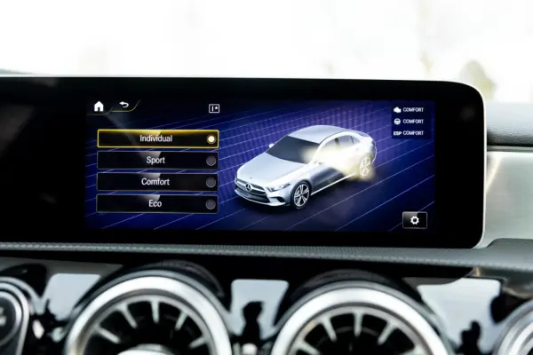 Mercedes-Benz A 180 d AMG Line Aut. 32