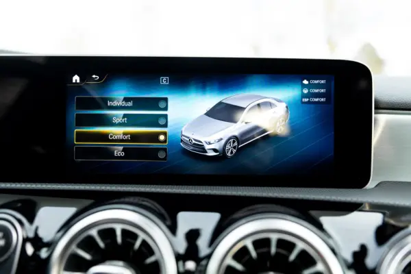 Mercedes-Benz A 180 d AMG Line Aut. 33