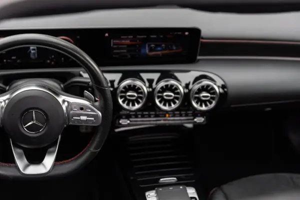 Mercedes-Benz A 180 d AMG Line Aut. 49