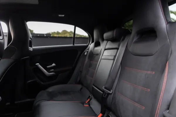 Mercedes-Benz A 180 d AMG Line Aut. 52