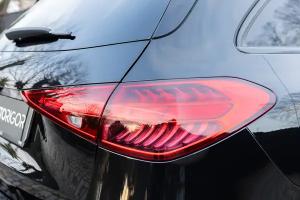 Mercedes-Benz C 220 d AMG Line 11