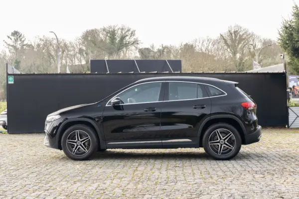Mercedes-Benz EQA 250 AMG Line 4