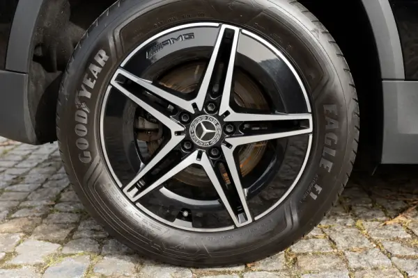 Mercedes-Benz EQA 250 AMG Line 12