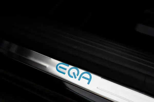 Mercedes-Benz EQA 250 AMG Line 13