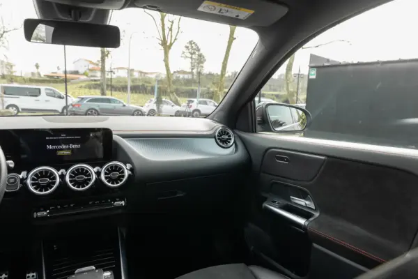 Mercedes-Benz EQA 250 AMG Line 15