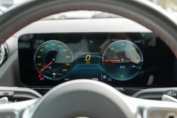 Mercedes-Benz EQA 250 AMG Line 18