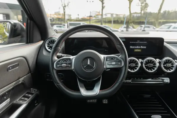 Mercedes-Benz EQA 250 AMG Line 17