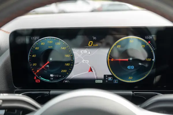 Mercedes-Benz EQA 250 AMG Line 22