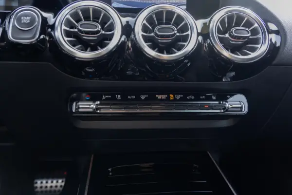 Mercedes-Benz EQA 250 AMG Line 41