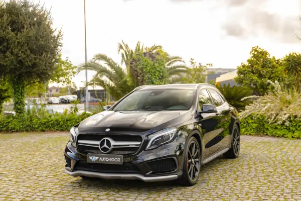 Mercedes-Benz GLA 45 AMG 4-Matic 2