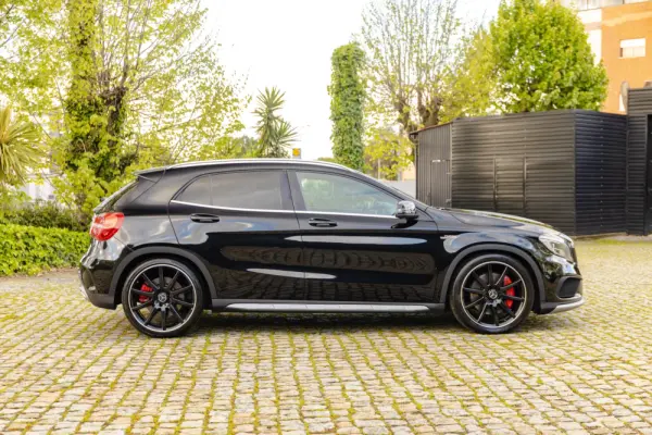 Mercedes-Benz GLA 45 AMG 4-Matic 5