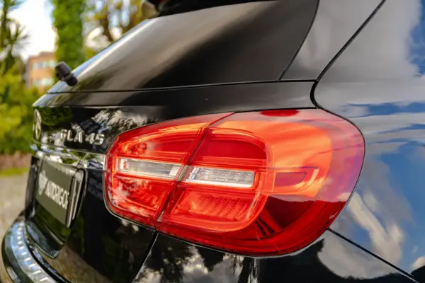 Mercedes-Benz GLA 45 AMG 4-Matic 9