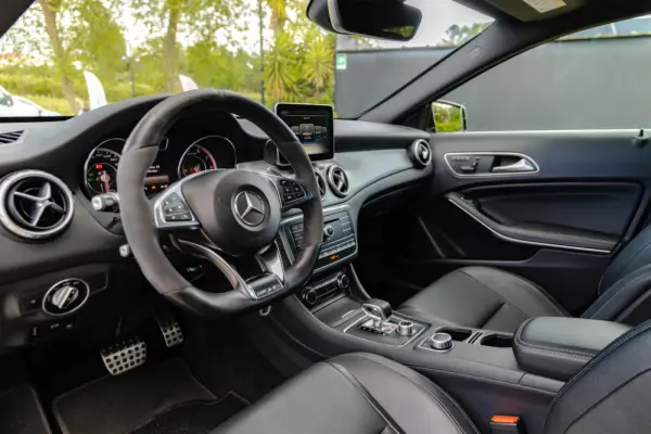 Mercedes-Benz GLA 45 AMG 4-Matic 11