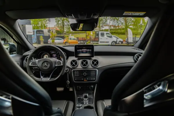 Mercedes-Benz GLA 45 AMG 4-Matic 13