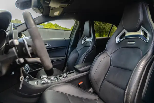 Mercedes-Benz GLA 45 AMG 4-Matic 26