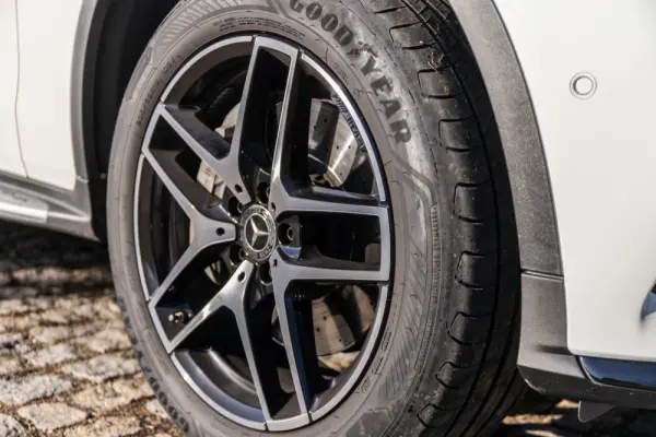 Mercedes-Benz GLC 250 d AMG Line 4-Matic 8