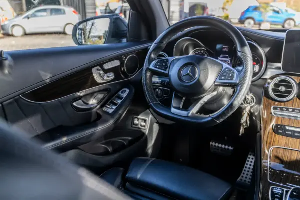 Mercedes-Benz GLC 250 d AMG Line 4-Matic 12