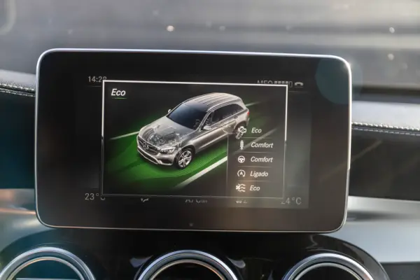 Mercedes-Benz GLC 250 d AMG Line 4-Matic 25