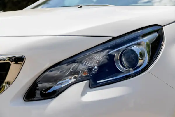 Peugeot 2008 1.6 BlueHDi Style 6