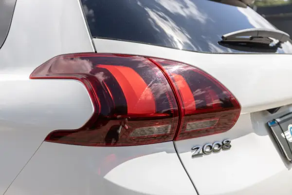 Peugeot 2008 1.6 BlueHDi Style 7