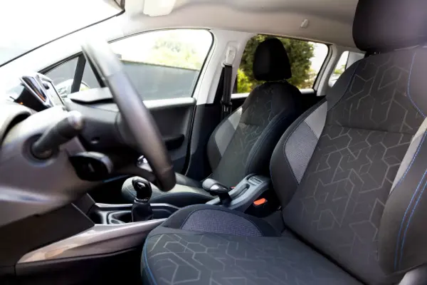 Peugeot 2008 1.6 BlueHDi Style 25