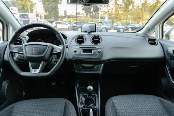 SEAT Ibiza ST 1.2 TSi FR 12