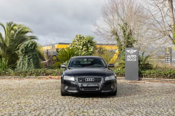 Audi A5 2.0 TDi S-line 1
