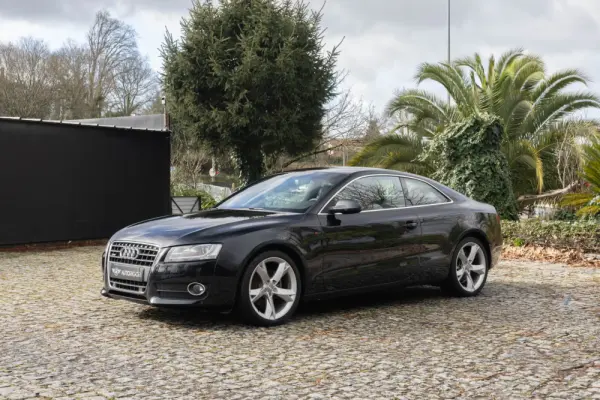 Audi A5 2.0 TDi S-line 3