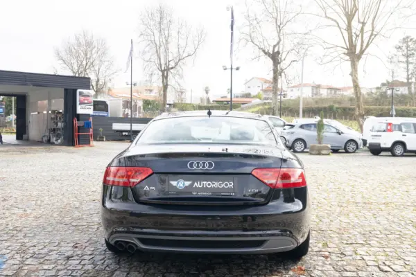 Audi A5 2.0 TDi S-line 5