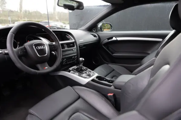 Audi A5 2.0 TDi S-line 9