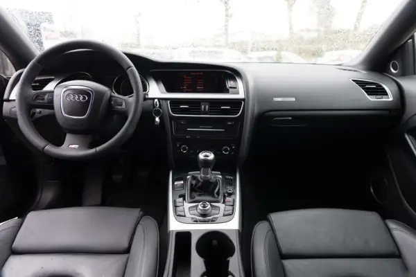 Audi A5 2.0 TDi S-line 10