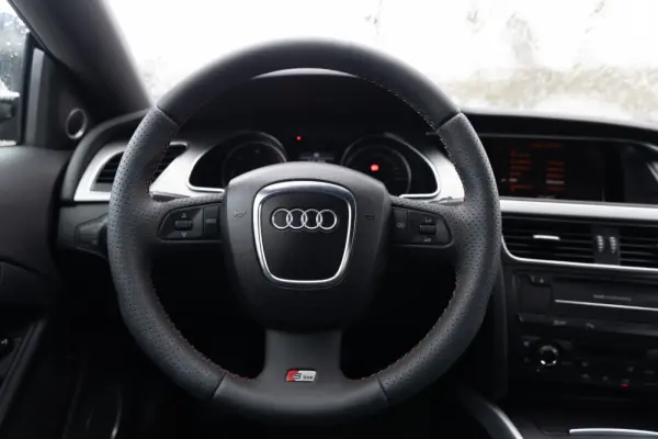 Audi A5 2.0 TDi S-line 12