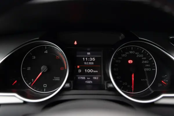 Audi A5 2.0 TDi S-line 16
