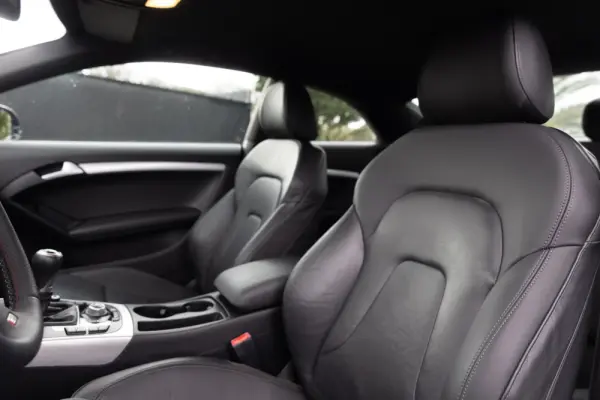 Audi A5 2.0 TDi S-line 37