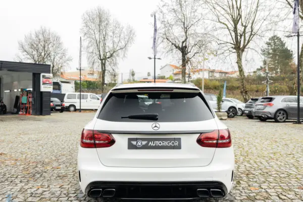 Mercedes-Benz C 220 d AMG Line 4